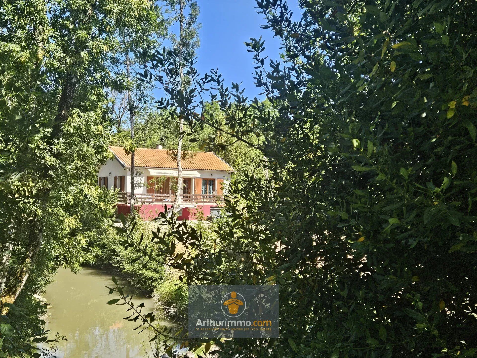 Maison 3 pièces 69 m² · à Saint-Hilaire-la-Palud · 69 m² · 180 000 €