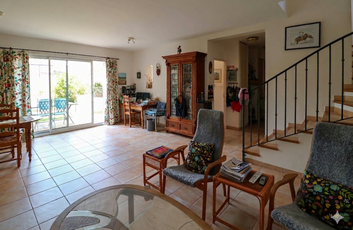 ENTRE UZES, NIMES ET AVIGNON : Villa récente P4 avec piscine — photo 4