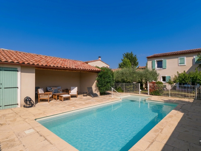 ENTRE UZES, NIMES ET AVIGNON : Villa récente P4 avec piscine — photo 1