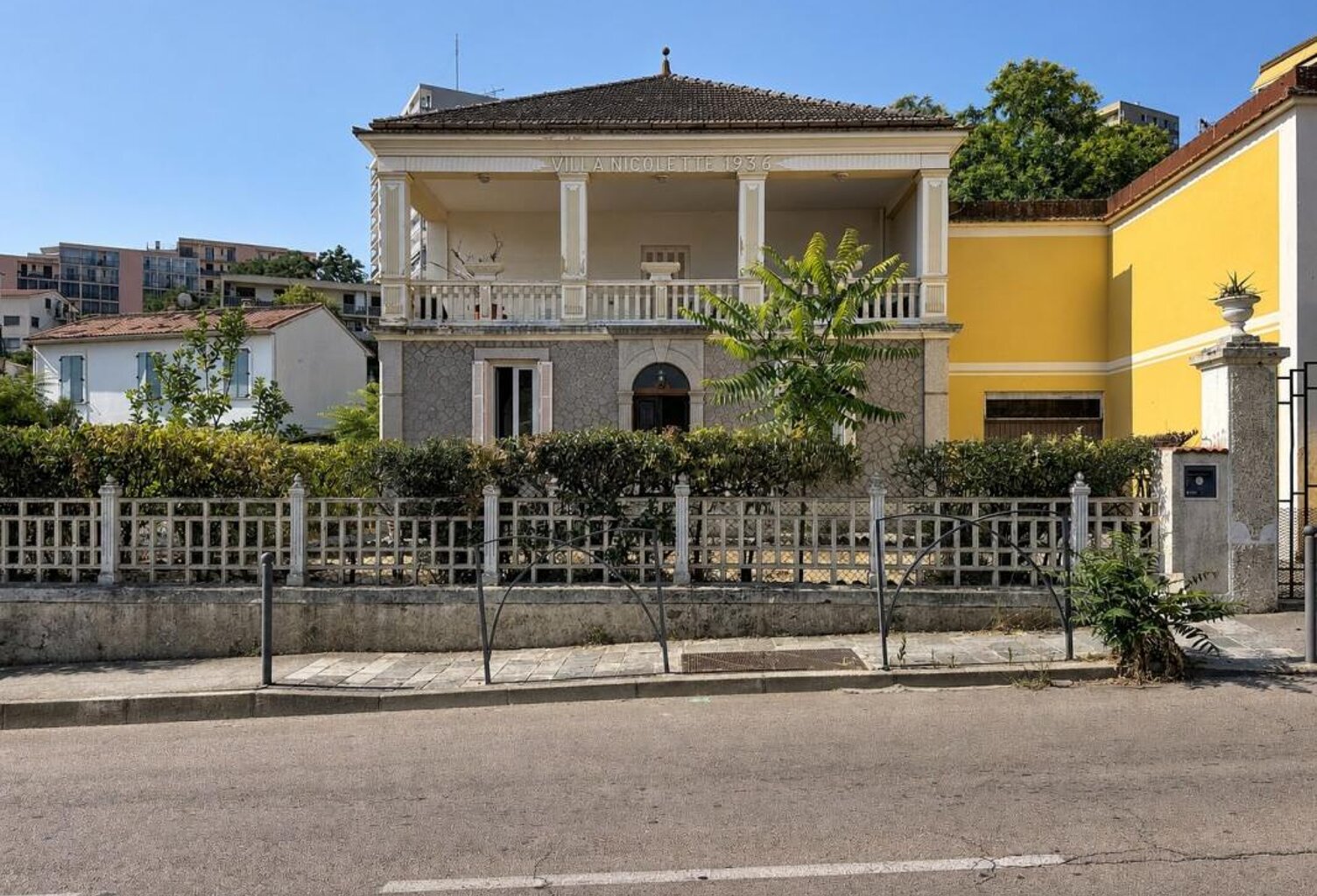RARE MAISON MEUBLEE LORETTO — photo 1