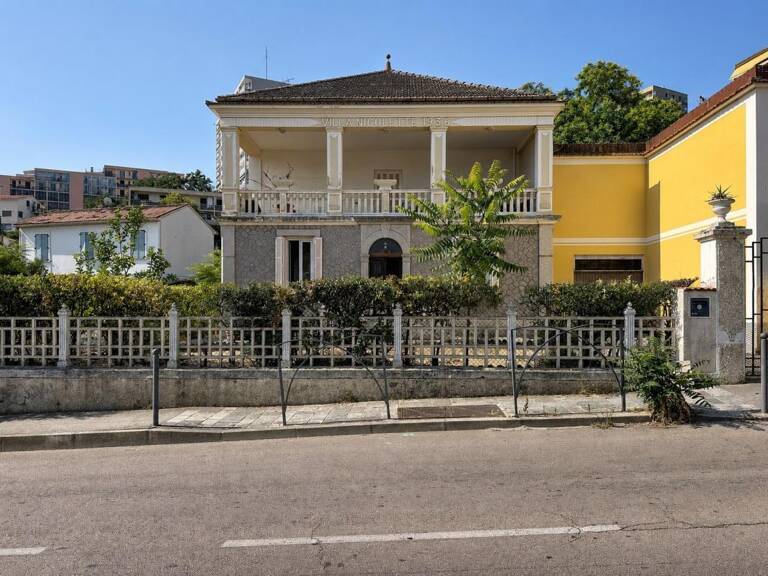 RARE MAISON MEUBLEE LORETTO — photo 1