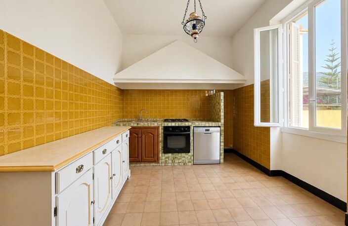 RARE MAISON MEUBLEE LORETTO — photo 5