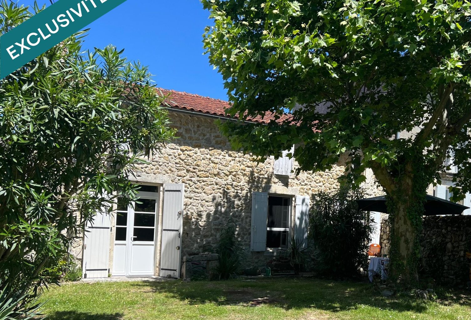 Maison ancienne 2 chs plus studio terrain de 1748m² — photo 1