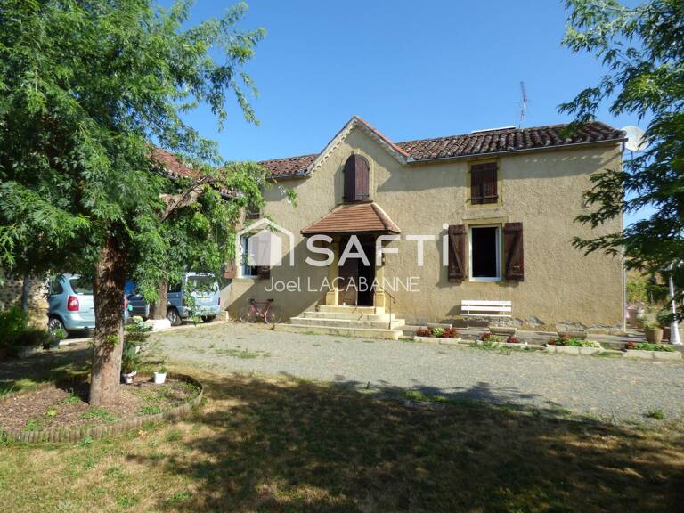Maison de caractère de 250 m², au calme, 5 chambres, dépendances, terrain de 2 731 m² — photo 1