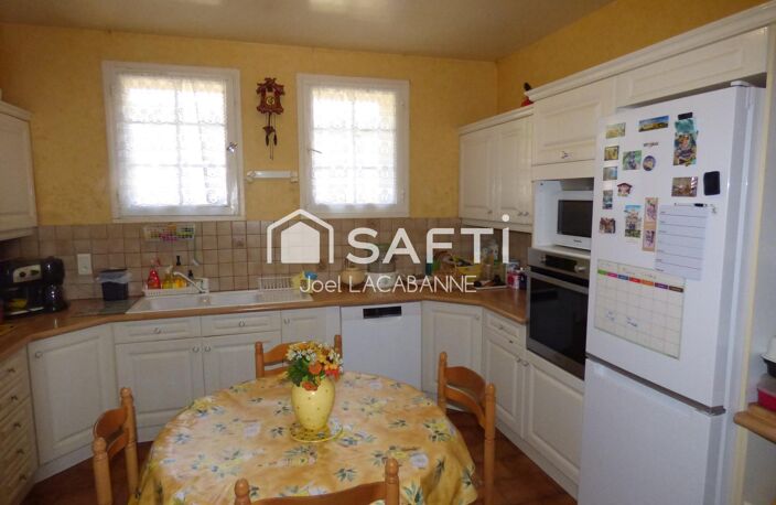 Maison de caractère de 250 m², au calme, 5 chambres, dépendances, terrain de 2 731 m² — photo 5