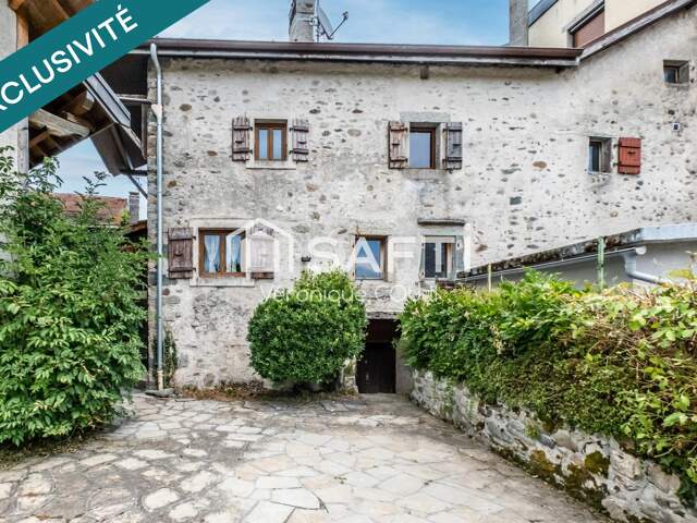 A VENDRE A PERRIGNIER - Maison de village de caractère avec fort potentiel  110 m²  Terrain de 1 069 m² — photo du bien