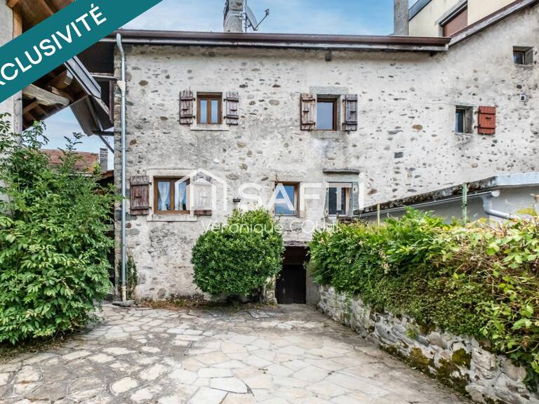 A VENDRE A PERRIGNIER - Maison de village de caractère avec fort potentiel  110 m²  Terrain de 1 069 m² — photo 1