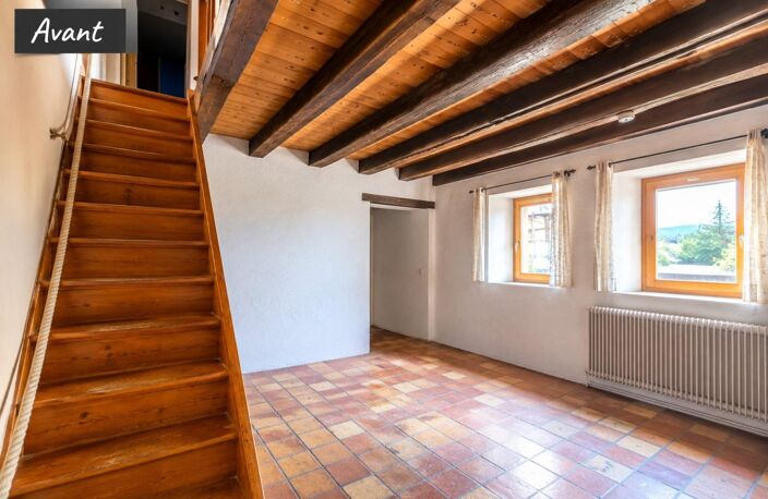 A VENDRE A PERRIGNIER - Maison de village de caractère avec fort potentiel  110 m²  Terrain de 1 069 m² — photo 2
