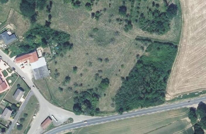 Terrain de 825m2 constructible viabilisé — photo 3