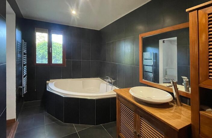 Grand appartement lumineux avec vue sur la vallée! — photo 5