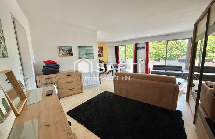 APPARTEMENT UNE CHAMBRE AVEC TERRASSE ET PLACE DE PARKING A NIORT — photo 3