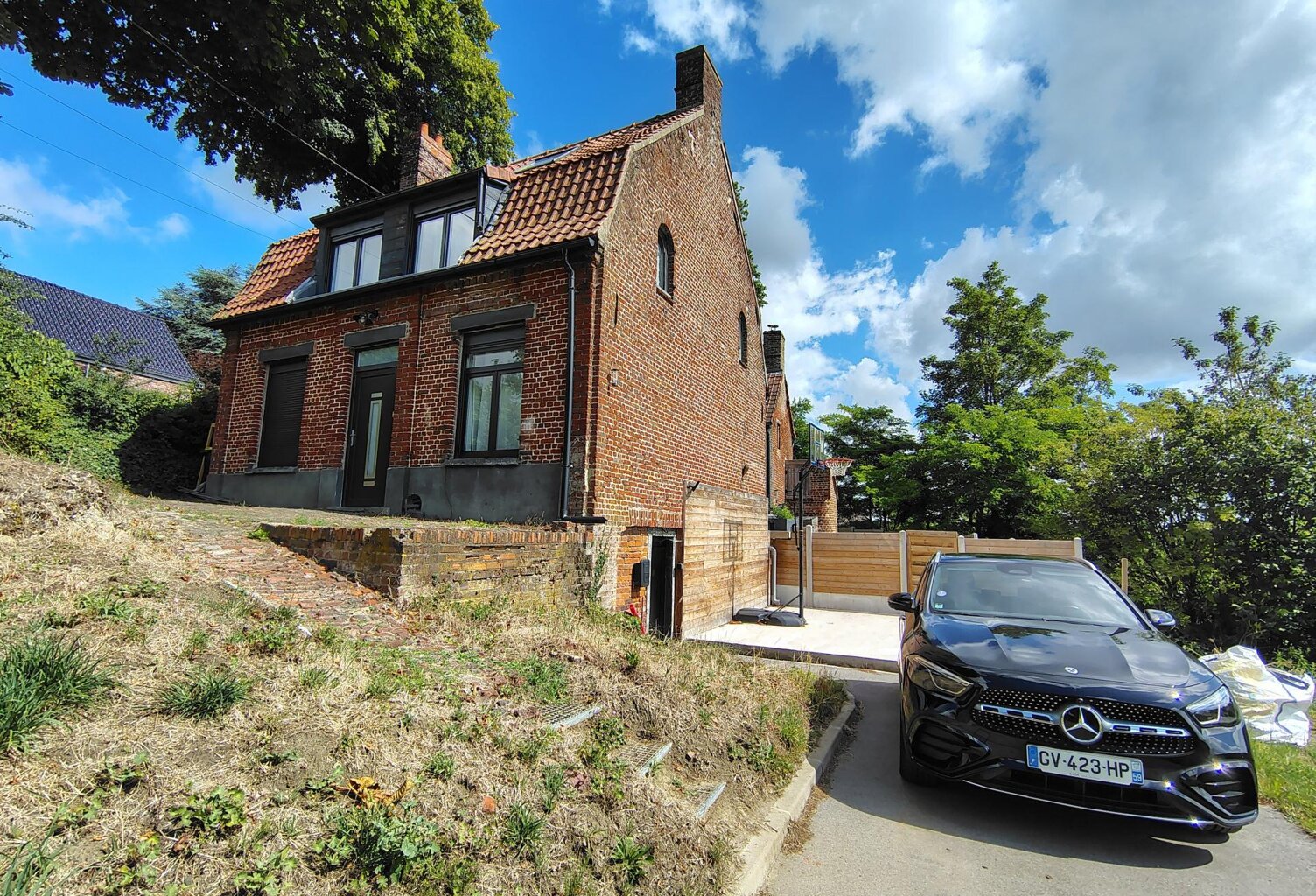 Magnifique flamande rénovée, 160 m²,  4/5 chambres, terrasse avec vue dégagée, parking, jardin clos. — photo 1