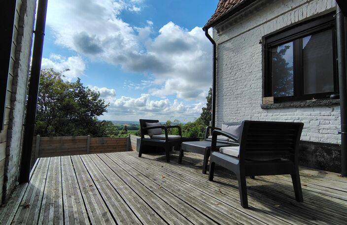 Magnifique flamande rénovée, 160 m²,  4/5 chambres, terrasse avec vue dégagée, parking, jardin clos. — photo 3