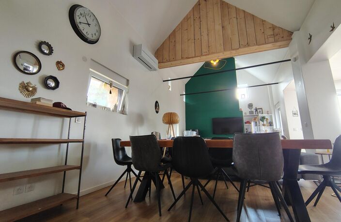 Magnifique flamande rénovée, 160 m²,  4/5 chambres, terrasse avec vue dégagée, parking, jardin clos. — photo 4