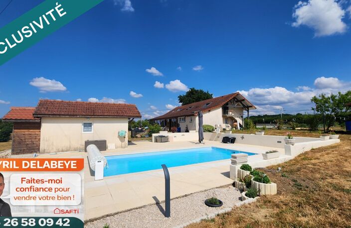 Panorama champêtre, voisinage éloigné mais village proche : une demeure de caractère où qualité de vie et/ou activité de chambres d'hôtes prospère se conjuguent naturellement. — photo 2