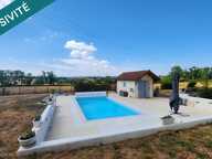 Panorama champêtre, voisinage éloigné mais village proche : une demeure de caractère où qualité de vie et/ou activité de chambres d'hôtes prospère se conjuguent naturellement. — photo 3