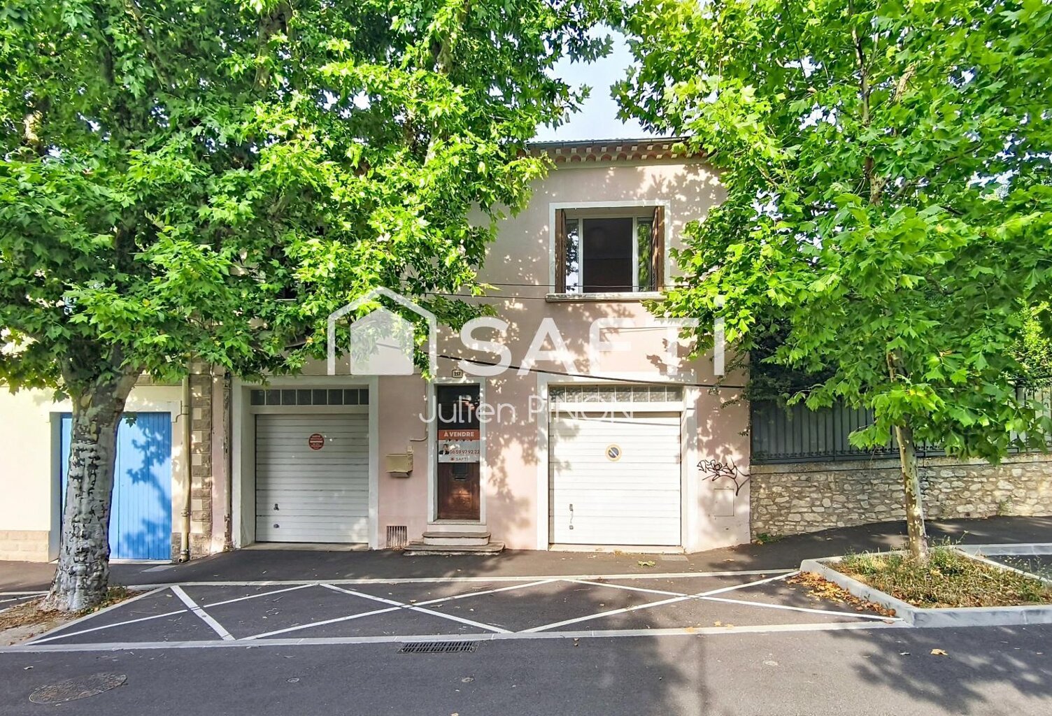 Maison avec jardin et grand garage en centre ville d'APT — photo 1