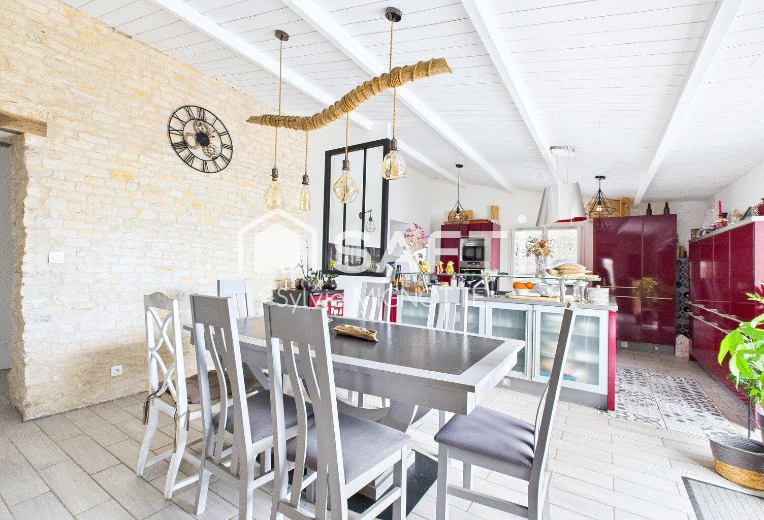 Maison pierre rénovée à mi chemin entre Surgères et Ferrières — photo 1