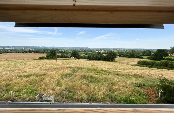 ? Entre Saint-Sever et Villedieu-les-Poêles, découvrez cet ensemble immobilier en pierre offrant deux logements indépendants, un fort potentiel d'aménagement et un cadre de vie paisible sur environ 6 000 m² de terrain. ? Amoureux de la pierre et des projets à fort potentiel, laissez-vous séduire par cet ensemble immobilier de caractère composé de deux habitations indépendantes au cœur d'un environnement verdoyant. ? Investissement locatif, projet familial ou résidence principale : cet ensemble immobilier en pierre de 130 m² offre de multiples possibilités dans un cadre calme et recherché. ? Une opportunité rare entre Saint-Sever et Villedieu-les-Poêles : deux maisons en pierre réunissables, un grand terrain et un potentiel exceptionnel à exploiter. ? Charme de l'ancien, potentiel d'évolution et environnement paisible : découvrez cet ensemble immobilier en pierre idéal pour concrétiser tous vos projets. — photo 3