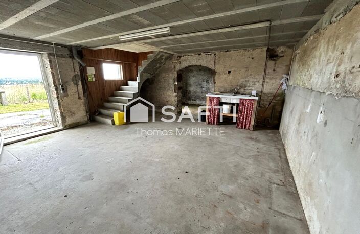 ? Entre Saint-Sever et Villedieu-les-Poêles, découvrez cet ensemble immobilier en pierre offrant deux logements indépendants, un fort potentiel d'aménagement et un cadre de vie paisible sur environ 6 000 m² de terrain. ? Amoureux de la pierre et des projets à fort potentiel, laissez-vous séduire par cet ensemble immobilier de caractère composé de deux habitations indépendantes au cœur d'un environnement verdoyant. ? Investissement locatif, projet familial ou résidence principale : cet ensemble immobilier en pierre de 130 m² offre de multiples possibilités dans un cadre calme et recherché. ? Une opportunité rare entre Saint-Sever et Villedieu-les-Poêles : deux maisons en pierre réunissables, un grand terrain et un potentiel exceptionnel à exploiter. ? Charme de l'ancien, potentiel d'évolution et environnement paisible : découvrez cet ensemble immobilier en pierre idéal pour concrétiser tous vos projets. — photo 4