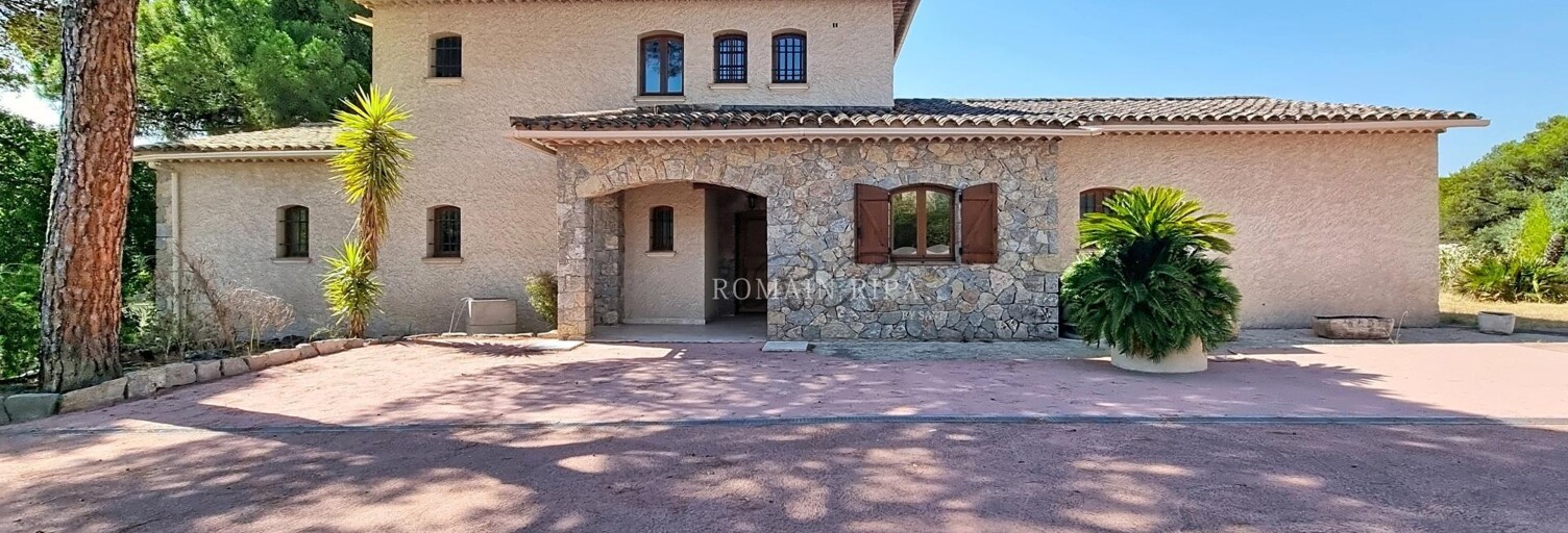Maison 7 Pièces 217 m² à vendre à La Motte (83920)