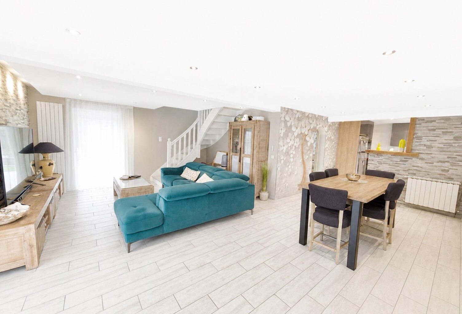 Maison aux prestations haut de gamme avec piscine — photo 1