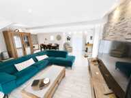 Maison aux prestations haut de gamme avec piscine — photo 2