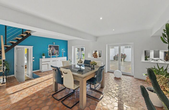 Maison familiale de 149 m² avec dépendance, piscine et grand terrain  Changé — photo 2