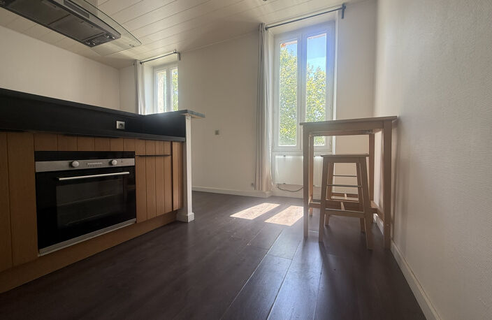 Deux pîèces au premier étage d'une petite copropriété — photo 4