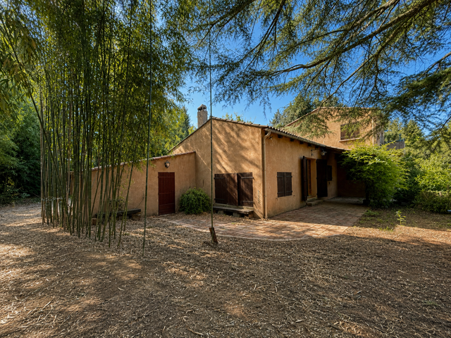 maison T6 de 135 m2 sur 1172 m2 de terrain — photo du bien