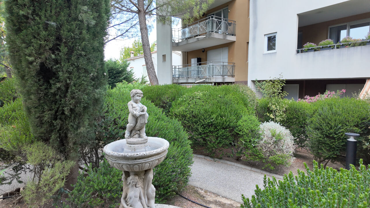 Appartement T3 de 76 m², au 2ème étage avec ascenseur, avec terrasse et place de parking privée