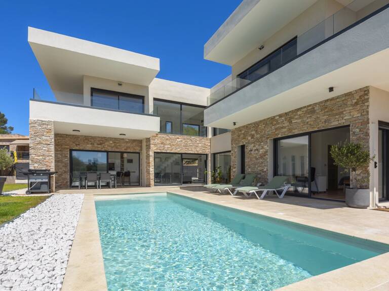VILLA À SAINT-RAPHAËL – SECTEUR LES PLAINES / PROCHE BOULOURIS AVEC DEUX APPARTEMENTS INDÉPENDANTS — photo 1