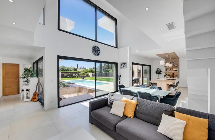 VILLA À SAINT-RAPHAËL – SECTEUR LES PLAINES / PROCHE BOULOURIS AVEC DEUX APPARTEMENTS INDÉPENDANTS — photo 3