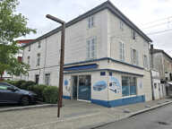 Le Foirail -- local commercial occupé en coeur de Saint-Palais — photo 4