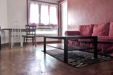 Appartement 3 pièces 817 €
