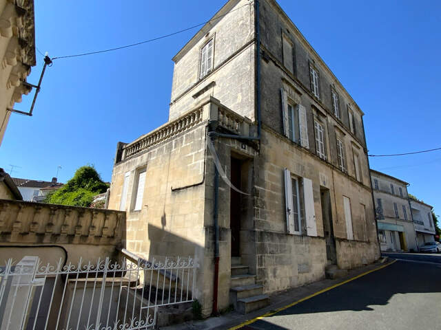 Immeuble de rapport au coeur de Jonzac — photo du bien