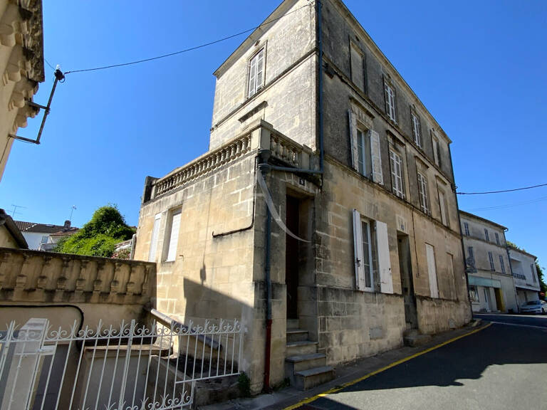 Immeuble de rapport au coeur de Jonzac — photo 1