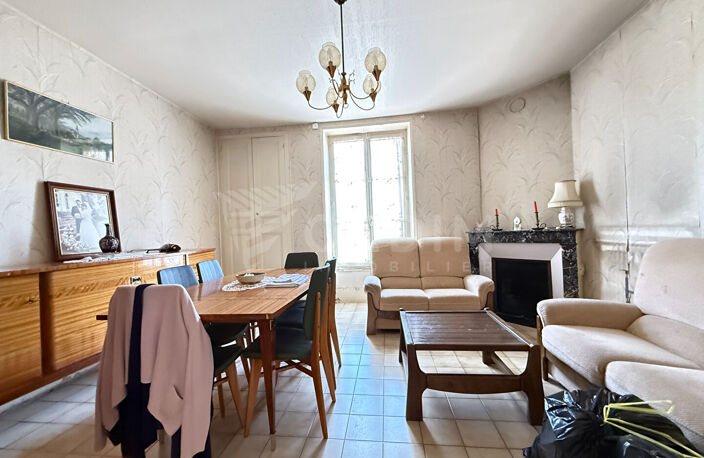 Ensemble immobilier composé de deux maisons d'habitation : Maison Bonny Sur Loire 5 pièce(s) 92 m² — photo 3