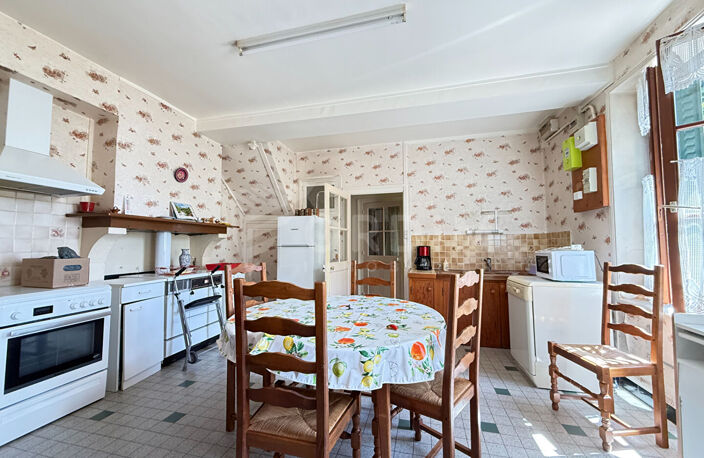Ensemble immobilier composé de deux maisons d'habitation : Maison Bonny Sur Loire 5 pièce(s) 92 m² — photo 4