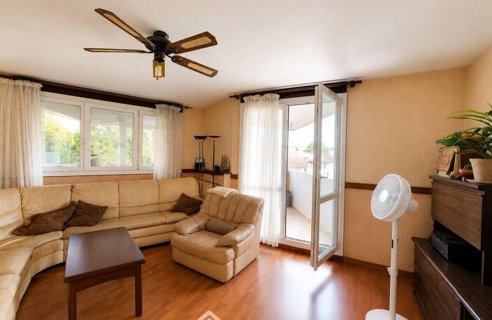 Appartement - 81.42m² - VITRY-SUR-SEINE — photo 4