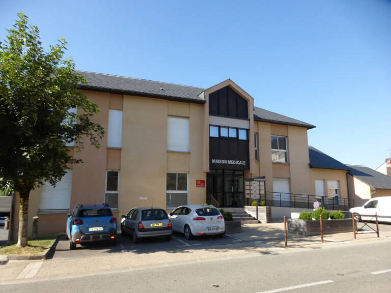 LAISSAC : Local situé dans la Maison Médicale de 91.40 m² — photo 1