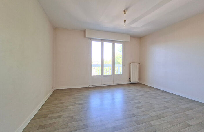 APPARTEMENT T2 CHÂTELLERAULT - PROCHE GARE/CENTRE VILLE — photo 2
