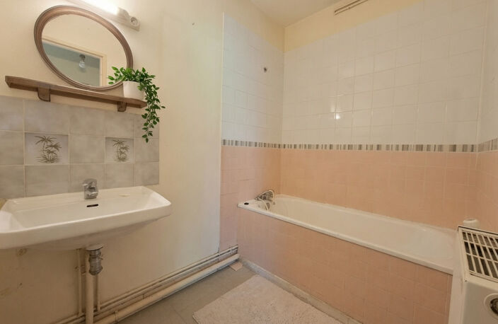 APPARTEMENT T2 CHÂTELLERAULT - PROCHE GARE/CENTRE VILLE — photo 5