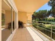 FREJUS - T3 traversant de 78 m² avec grande terrasse, Résidence avec piscine et tennis — photo 3