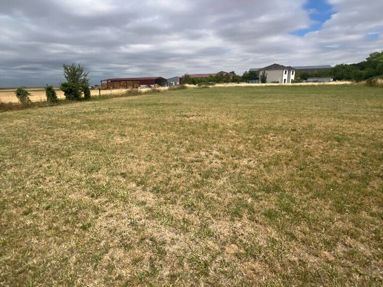 4 terrains à bâtir à La Ville-aux-Bois-lès-Pontavert  - environnement paisible — photo 1