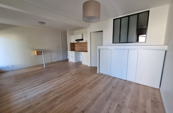 Appartement P2 en rez-de-jardin  AIGUES MORTES — photo 2