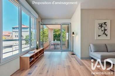 Appartement 3 pièces 240000 €