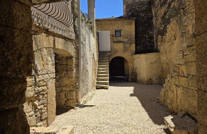 Dans un village prisé avec commerces! — photo 2