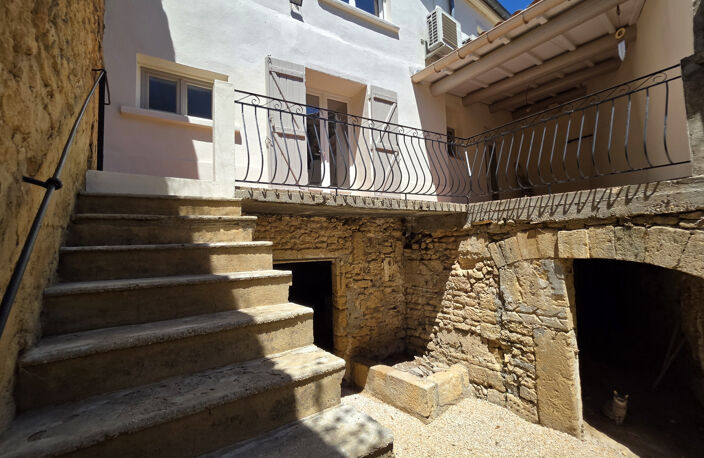 Dans un village prisé avec commerces! — photo 3