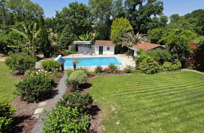 Vente Maison/villa 7 pièces — photo 2